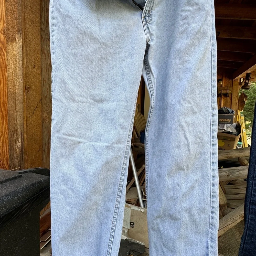Levi’s 505 Men’s Jeans label is 36” x31”- actual is 35”x 31”